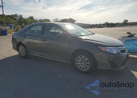 2012 Toyota Camry Base z USA, uszkodzony, nr VIN 4T1BF1FK2CU513216